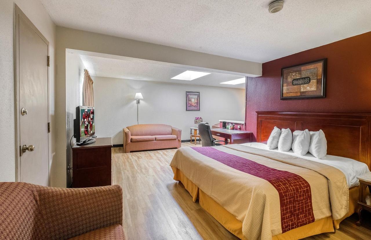 Red Roof Inn Hartford - Vernon Eksteriør billede