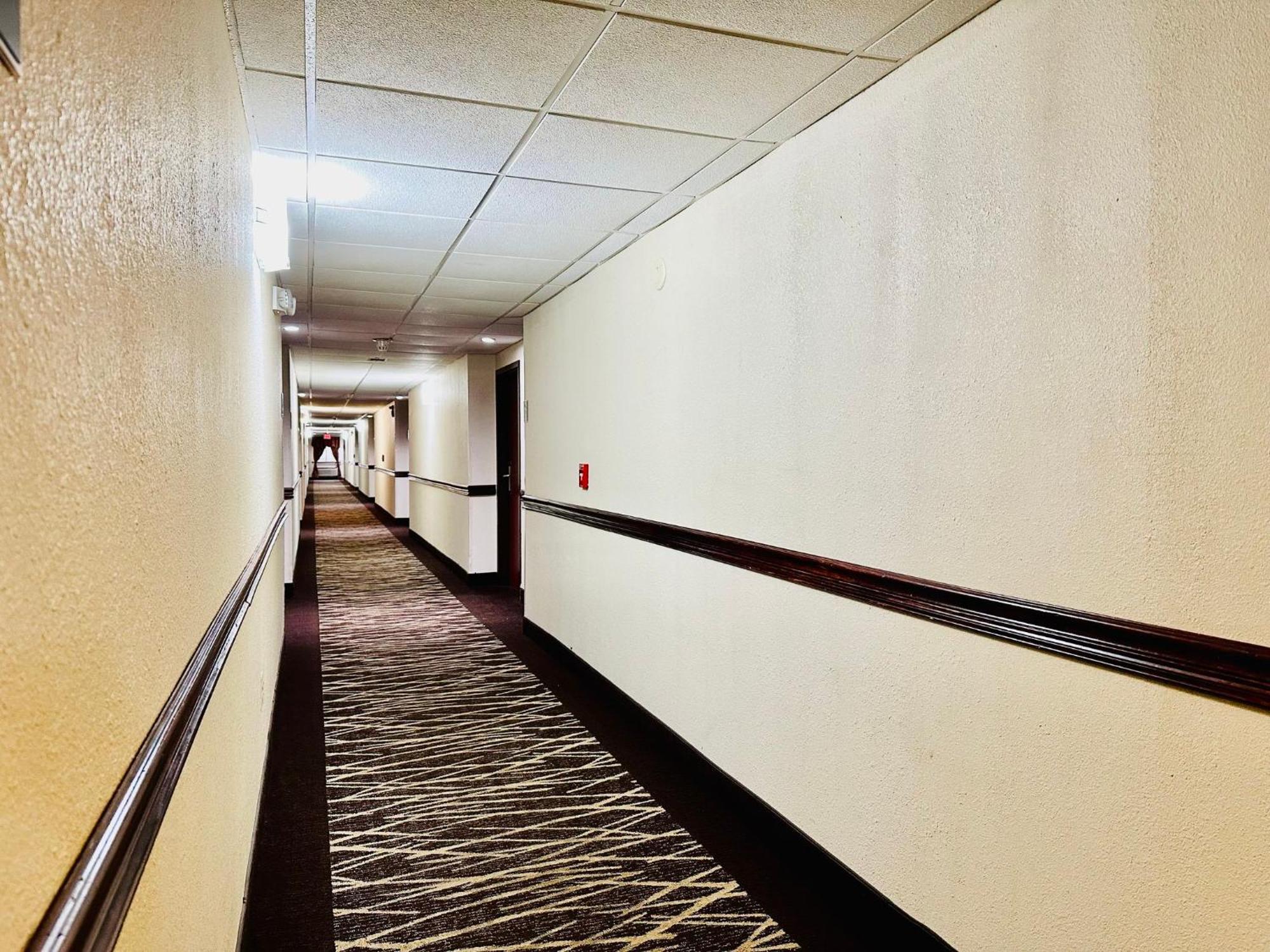 Red Roof Inn Hartford - Vernon Eksteriør billede