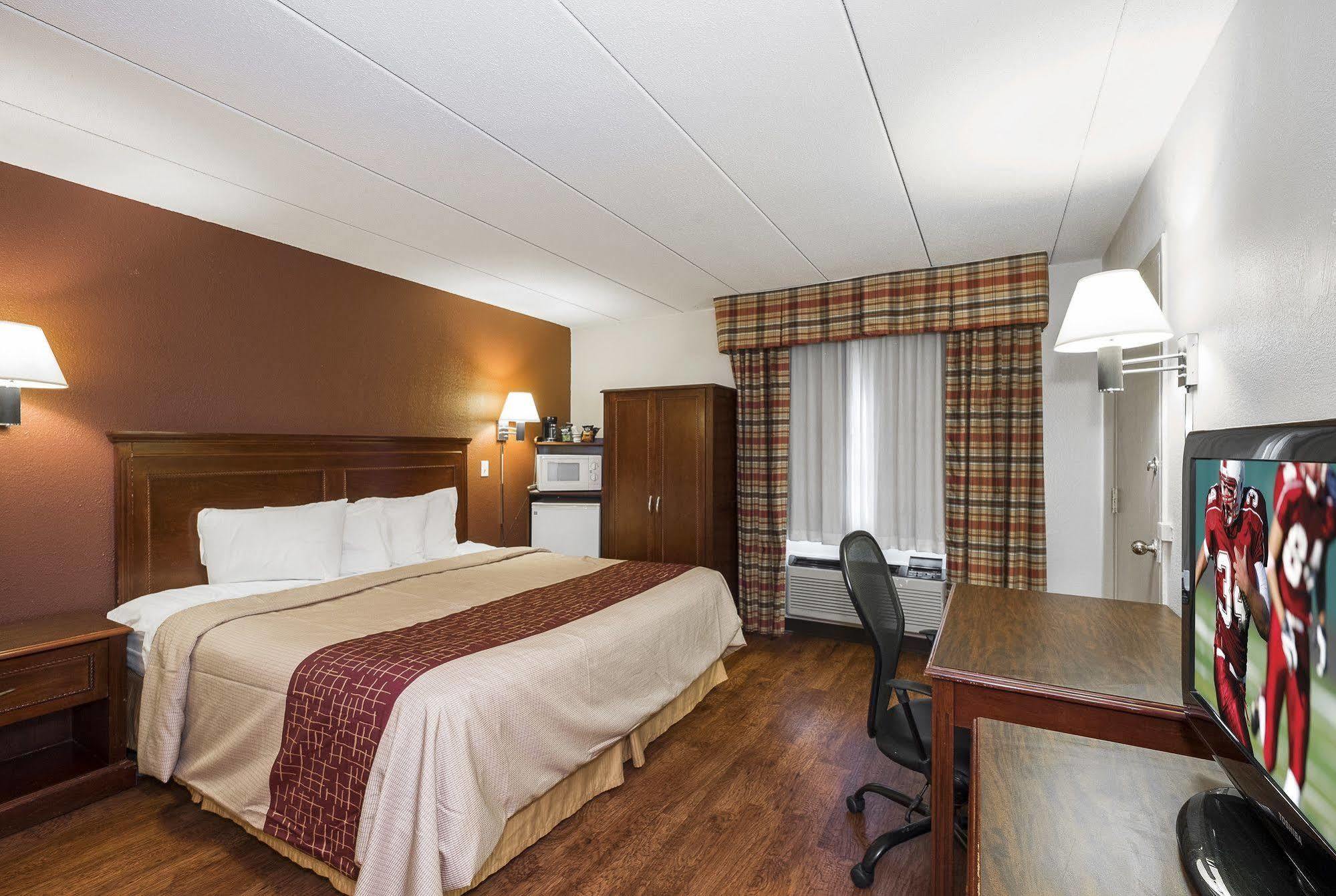 Red Roof Inn Hartford - Vernon Eksteriør billede
